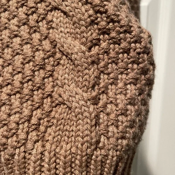 Olivaceous Sweater. Size: Small. NWT. Brown. Long Sleeve. - Picture 3 of 7